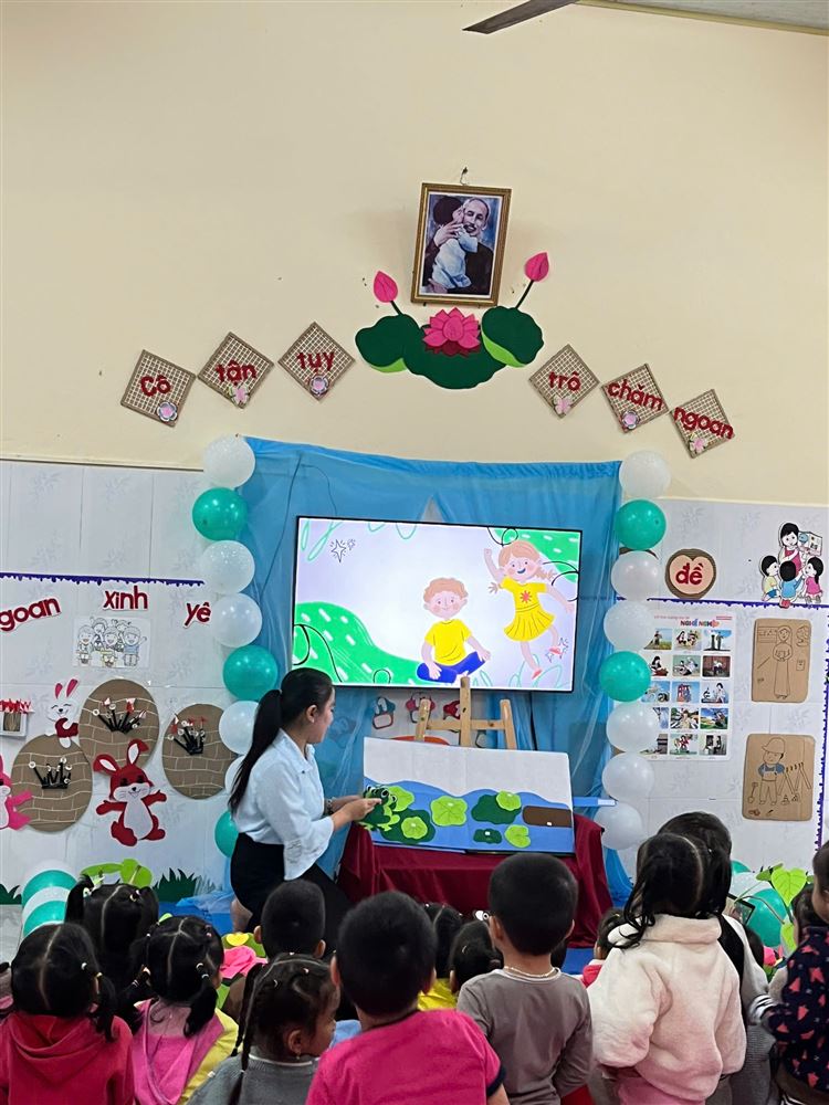 Hoạt động LQVH- Độ tuổi MG Nhỡ